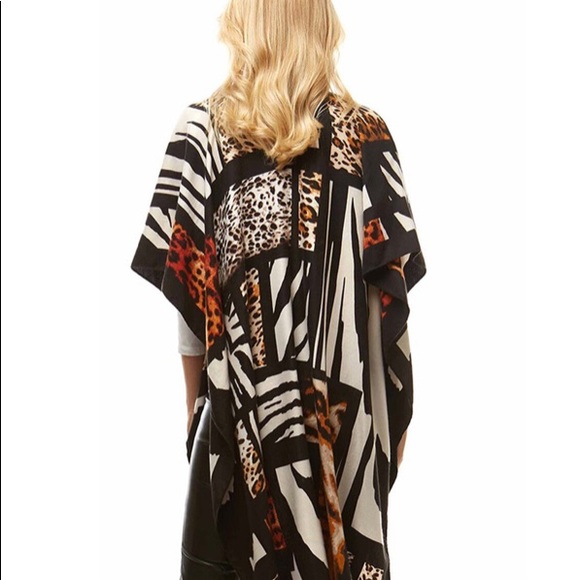 Animal print block shawl - Picture 2 of 4